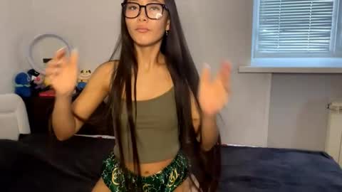 Naomi online show from 10/17/25, 01:09