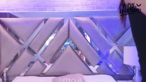 Harper online show from 10/17/25, 08:44