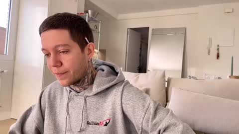 Snapshot of harry_jen chatting on 12/23/24, 08:44 TAP HERE choise Harry tattoo on chest Jen curls hair online show from 12/23/24, 08:44