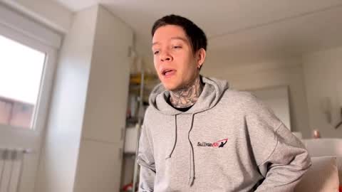 Snapshot of harry_jen chatting on 01/20/25, 09:03 TAP HERE choise Harry tattoo on chest Jen curls hair online show from 01/20/25, 09:03