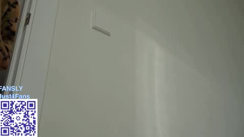 Snapshot of harry_jen chatting on 02/14/26, 08:44 TAP HERE choise Harry tattoo on chest Jen curls hair online show from 02/14/26, 08:44