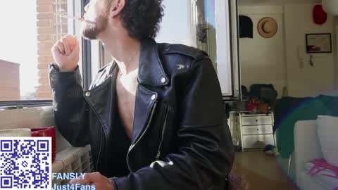 Snapshot of harry_jen chatting on 03/28/26, 07:52 TAP HERE choise Harry tattoo on chest Jen curls hair online show from 03/28/26, 07:52