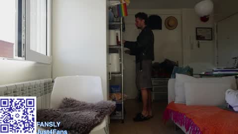 Snapshot of harry_jen chatting on 04/04/26, 07:28 TAP HERE choise Harry tattoo on chest Jen curls hair online show from 04/04/26, 07:28