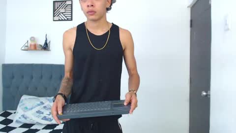 Snapshot of harry_jhonsonn chatting on 05/22/26, 12:29 Harry online show from 05/22/26, 12:29
