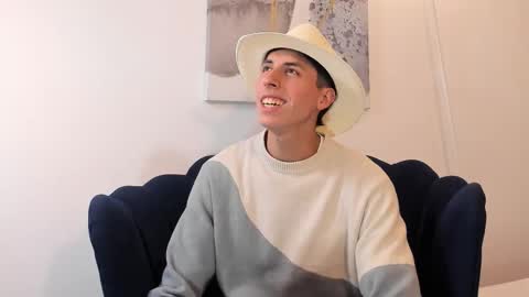   H  K   online show from 11/01/25, 03:30