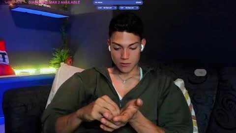 Snapshot of harrydavidsonx chatting on 04/23/26, 01:18 ... online show from 04/23/26, 01:18