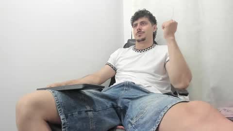 Snapshot of harrydaviss chatting on 10/08/25, 05:05 alpha online show from 10/08/25, 05:05