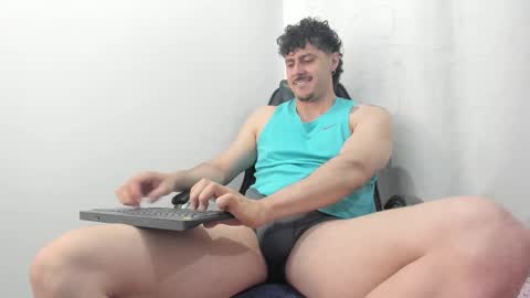 Snapshot of harrydaviss chatting on 10/17/25, 03:31 alpha online show from 10/17/25, 03:31