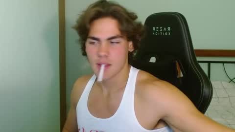 Snapshot of harryking1 chatting on 09/29/25, 08:02 harryking1 online show from 09/29/25, 08:02