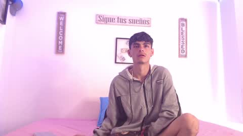 Snapshot of harrythomson1 chatting on 12/19/24, 08:34 harry thomson online show from 12/19/24, 08:34