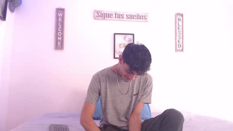 Snapshot of harrythomson1 chatting on 12/28/24, 03:04 harry thomson online show from 12/28/24, 03:04