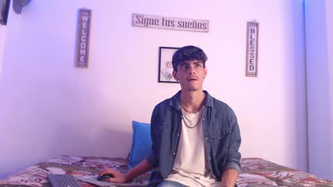 Snapshot of harrythomson1 chatting on 01/17/25, 06:04 harry thomson online show from 01/17/25, 06:04