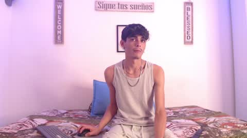 Snapshot of harrythomson1 chatting on 01/19/25, 07:04 harry thomson online show from 01/19/25, 07:04