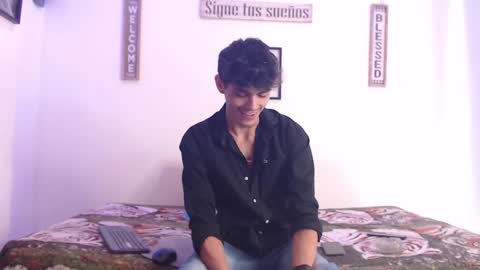 Snapshot of harrythomson1 chatting on 01/25/25, 09:25 harry thomson online show from 01/25/25, 09:25