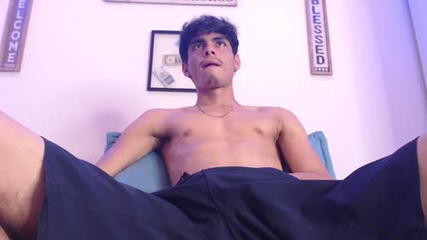 Snapshot of harrythomson1 chatting on 02/08/25, 11:45 harry thomson online show from 02/08/25, 11:45