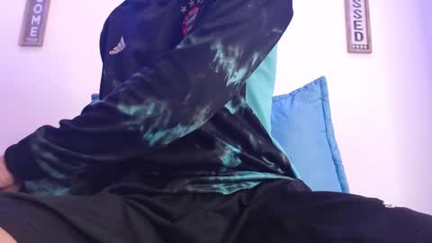 Snapshot of harrythomson1 chatting on 02/13/25, 09:41 harry thomson online show from 02/13/25, 09:41