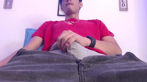 Snapshot of harrythomson1 chatting on 02/14/25, 07:59 harry thomson online show from 02/14/25, 07:59