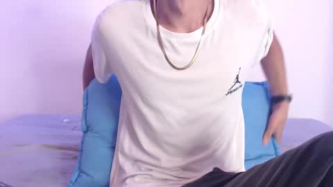 Snapshot of harrythomson1 chatting on 02/22/25, 03:01 harry thomson online show from 02/22/25, 03:01