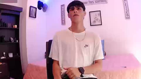 Snapshot of harrythomson1 chatting on 09/09/25, 05:01 harry thomson online show from 09/09/25, 05:01