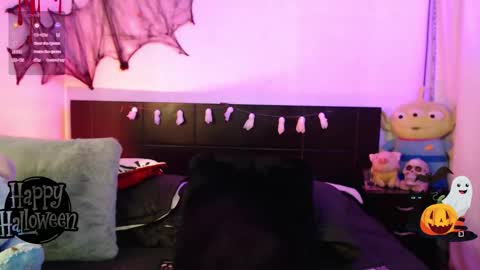 Sofia  Damin online show from 10/24/25, 10:33