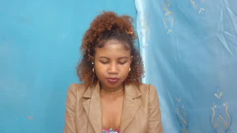 hasleyinah online show from 06/12/26, 10:58