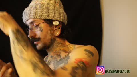 Snapshot of hatsumotokyoto chatting on 01/21/25, 01:18 More content 2 online show from 01/21/25, 01:18