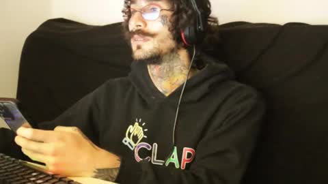 Snapshot of hatsumotokyoto chatting on 01/28/25, 03:57 More content 2 online show from 01/28/25, 03:57