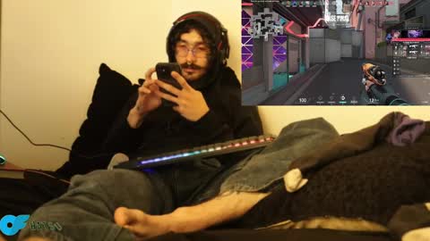 Snapshot of hatsumotokyoto chatting on 01/30/25, 11:45 More content 2 online show from 01/30/25, 11:45