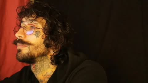 Snapshot of hatsumotokyoto chatting on 02/15/25, 01:53 More content 2 online show from 02/15/25, 01:53