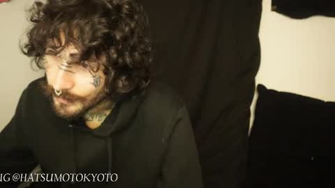 Snapshot of hatsumotokyoto chatting on 02/21/25, 01:55 More content 2 online show from 02/21/25, 01:55