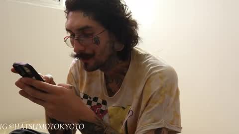 Snapshot of hatsumotokyoto chatting on 03/08/25, 07:53 More content 2 online show from 03/08/25, 07:53