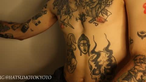 Snapshot of hatsumotokyoto chatting on 03/08/25, 10:56 More content 2 online show from 03/08/25, 10:56