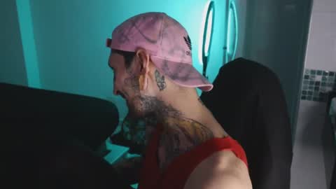 Snapshot of hatsumotokyoto chatting on 10/10/25, 04:11 More content 2 online show from 10/10/25, 04:11