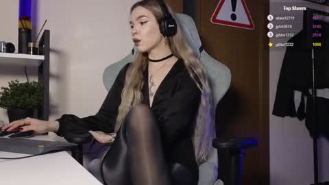 Snapshot of havenraee chatting on 01/16/25, 10:23 Miss Haven online show from 01/16/25, 10:23