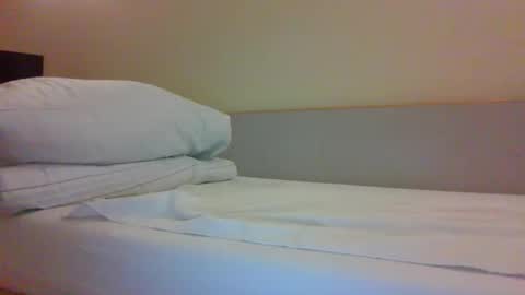 Snapshot of hawk5800 chatting on 12/18/24, 08:14 Hawk5800 online show from 12/18/24, 08:14