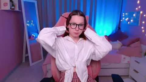 Mia online show from 02/22/26, 08:13