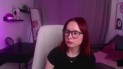 Mia online show from 03/18/26, 07:33