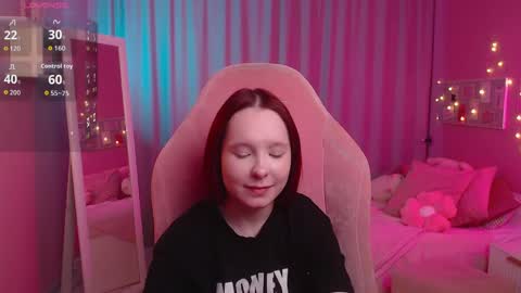 Mia online show from 04/03/26, 07:39