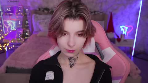 haylaamber online show from 12/17/24, 07:18