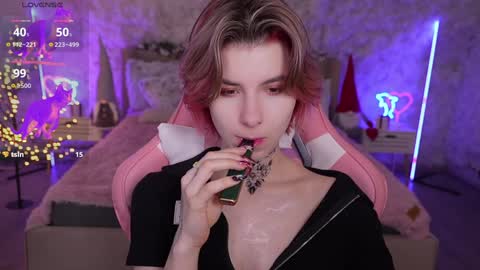 haylaamber online show from 12/17/24, 10:23