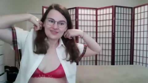 Snapshot of hazel_blue chatting on 07/08/26, 04:22 Hazel Blues online show from 07/08/26, 04:22