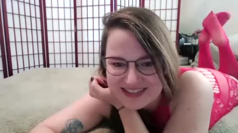 Snapshot of hazel_blue chatting on 07/14/26, 05:29 Hazel Blues online show from 07/14/26, 05:29