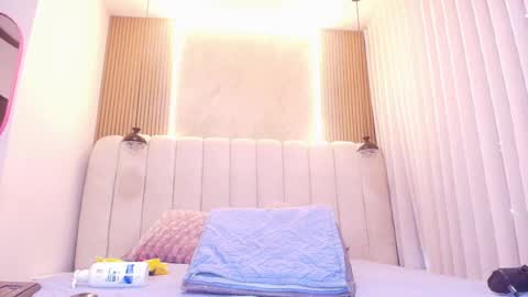 Snapshot of hazel_kataleya chatting on 05/06/26, 07:19 kataleya online show from 05/06/26, 07:19