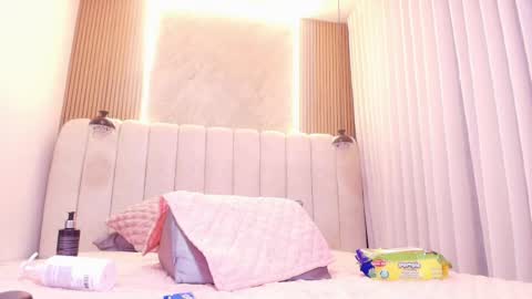 Snapshot of hazel_kataleya chatting on 05/12/26, 07:33 kataleya online show from 05/12/26, 07:33