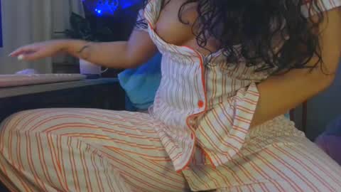 Snapshot of hazel_lyn222 chatting on 07/14/26, 07:35 Hazel online show from 07/14/26, 07:35