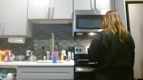 Hazel online show from 02/26/25, 12:49