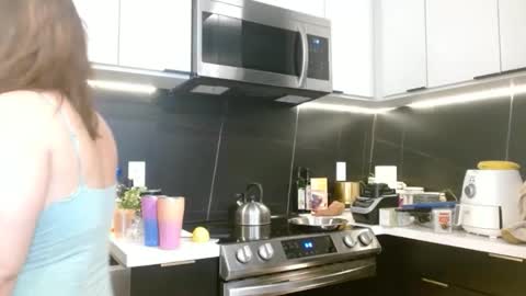 Hazel online show from 10/18/25, 02:18