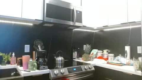 Hazel online show from 02/06/26, 04:21