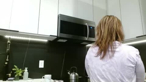 Hazel online show from 03/15/26, 12:22