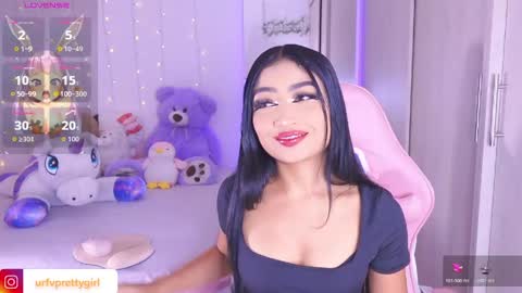 Snapshot of hazelbabee_ chatting on 06/07/26, 07:01 Lynn online show from 06/07/26, 07:01